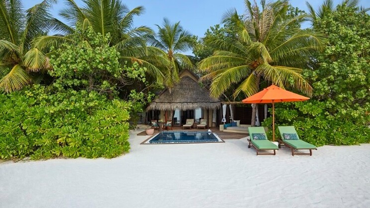 Deluxe Beach Villa with Pool